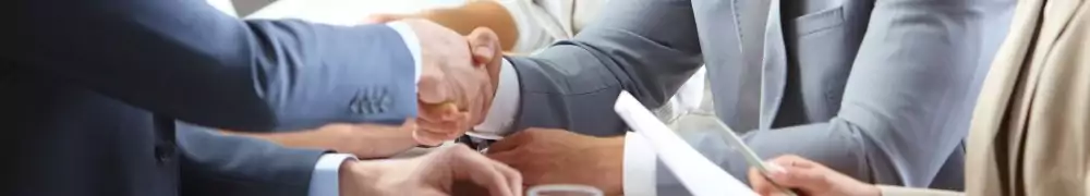 Иногда в деятельности проектировщиков (подрядчиков) возникают такие ситуации, когда им время от времени дополнительно требуется один-два внештатных специалиста для выполнения или завершения выполнения разового проекта. Рассмотрим варианты, как с такими гражданами можно выстроить правовые отношения. Иногда в деятельности проектировщиков (подрядчиков) возникают такие ситуации, когда им время от времени дополнительно требуется один-два внештатных специалиста для выполнения или завершения выполнения разового проекта. Рассмотрим варианты, как с такими гражданами можно выстроить правовые отношения.