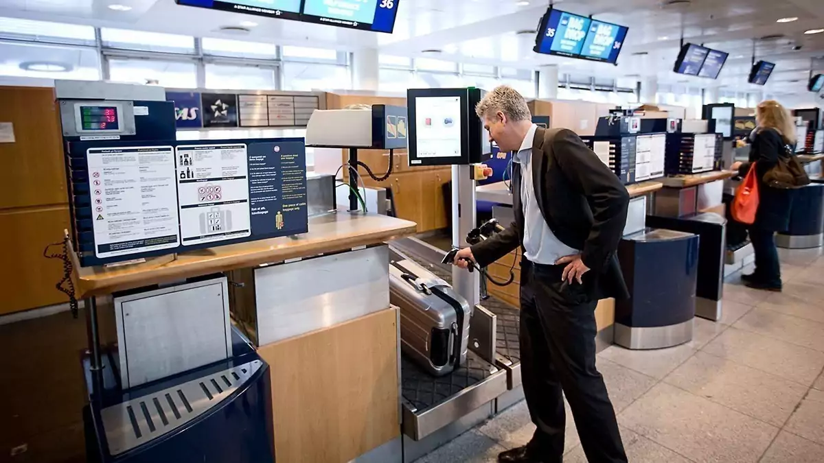 Интернет-портал IFSEC Global и John Devlin проанализировали, как развитие средств биометрической идентификации и их применение в аэропортах помогает развиваться аэропортам 